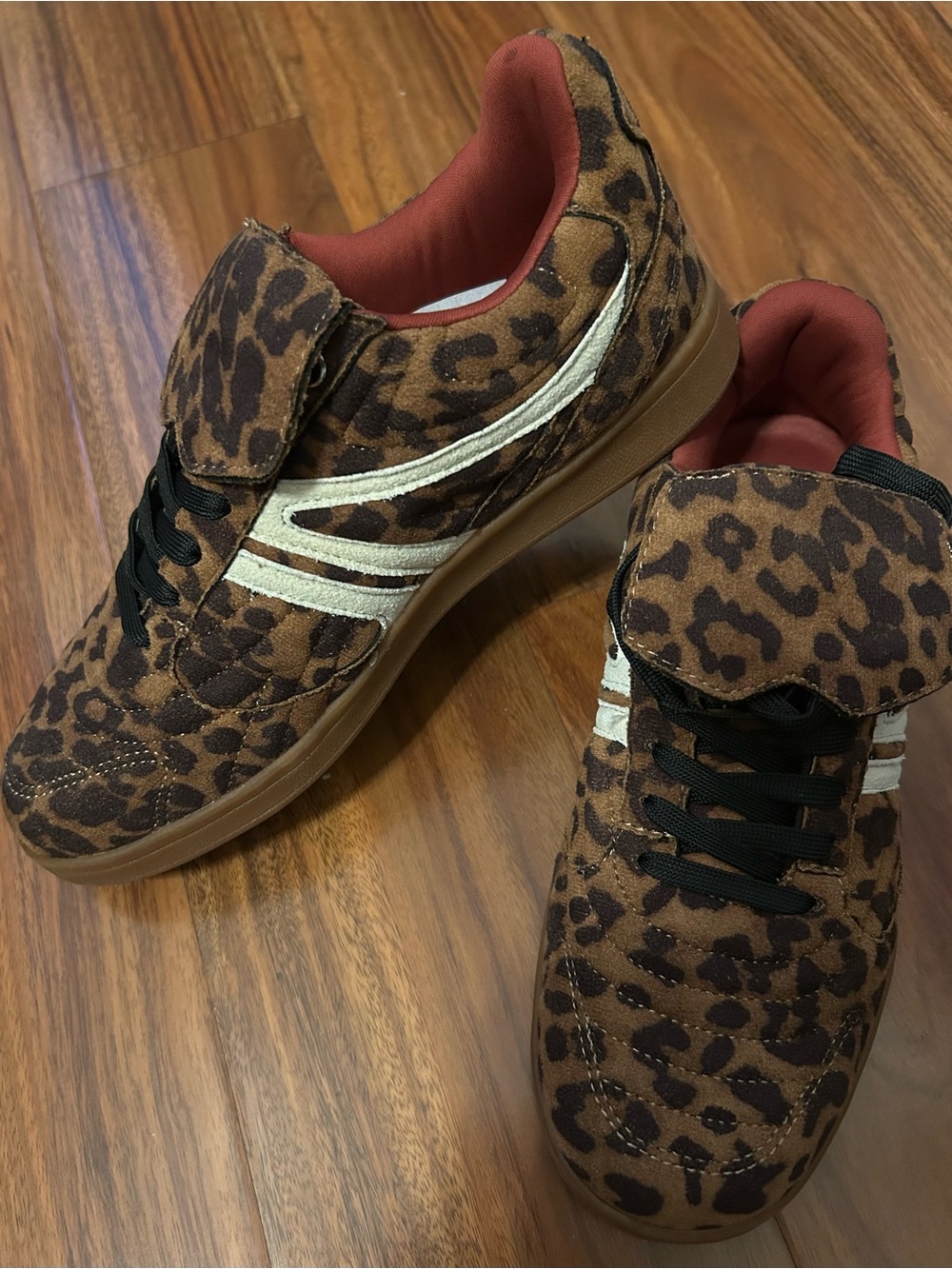 Leopard Print Women’s Sneakers - Brown & Black - Picture 3 of 9